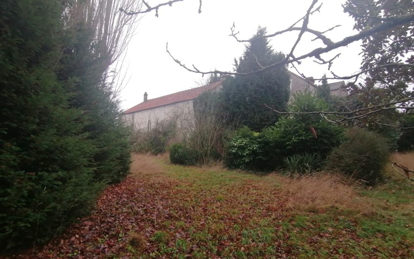 MAISON DE MAITRE AVEC GRANDE DEPENDANCE DANS VILLAGE RECHERCHE DU VEXIN