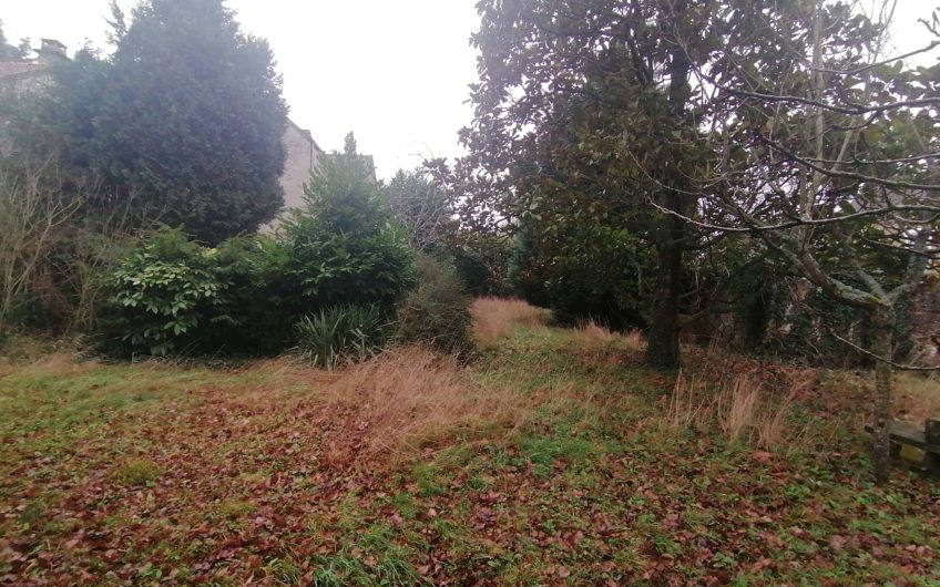 MAISON DE MAITRE AVEC GRANDE DEPENDANCE DANS VILLAGE RECHERCHE DU VEXIN